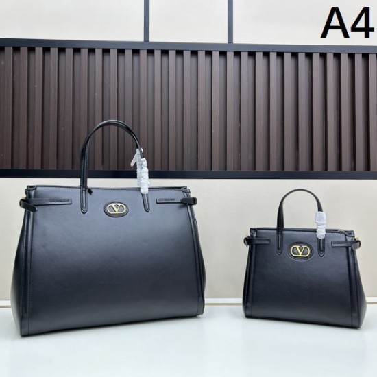 2025SS トートバッグ VALENTINO ヴァレンティノ 年末年始はセール