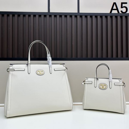 2025SS トートバッグ VALENTINO ヴァレンティノ 年末年始はセール