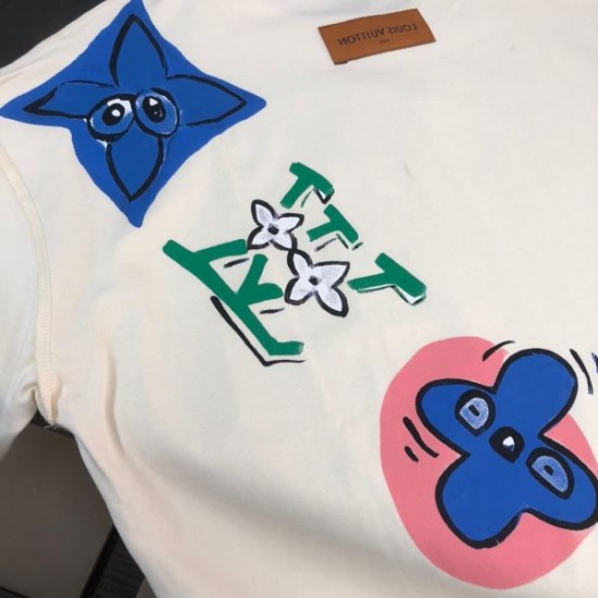 2025SS 半袖Tシャツ LOUIS VUITTON ルイヴィトン 上品な彩りに夢中 2025SS 半袖Tシャツ LOUIS VUITTON ルイヴィトン 上品な彩りに夢中