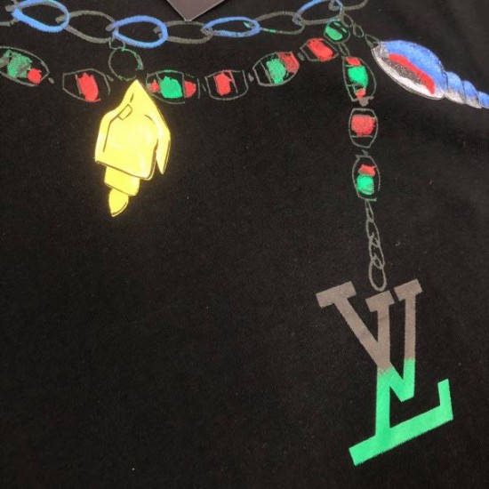 2025SS 半袖Tシャツ LOUIS VUITTON ルイヴィトン ギフトにオススメ 2025SS 半袖Tシャツ LOUIS VUITTON ルイヴィトン ギフトにオススメ