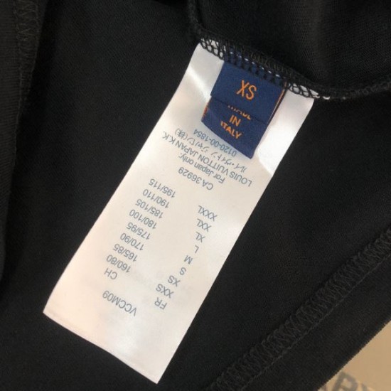 2025SS 半袖Tシャツ LOUIS VUITTON ルイヴィトン ギフトにオススメ 2025SS 半袖Tシャツ LOUIS VUITTON ルイヴィトン ギフトにオススメ