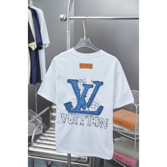 2025SS 半袖Tシャツ LOUIS VUITTON ルイヴィトン 大人カジュアルな 2025SS 半袖Tシャツ LOUIS VUITTON ルイヴィトン 大人カジュアルな