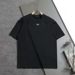 2025SS 半袖Tシャツ PRADA プラダ 続々とお目見える夏季新作