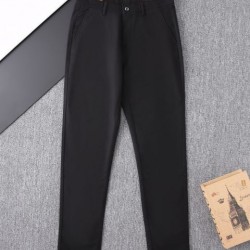 2025SS カジュアルパンツ BURBERRY バーバリー おすすめコーディ 