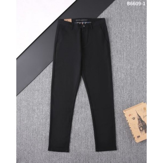 2025SS カジュアルパンツ BURBERRY バーバリー きちんと感がある 2025SS カジュアルパンツ BURBERRY バーバリー きちんと感がある