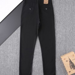 2025SS カジュアルパンツ BURBERRY バーバリー きちんと感がある 