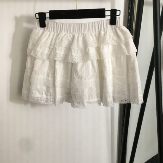 シャネル (CHANEL) 2025春夏 デザイナースカート 印象的なケーキスカート