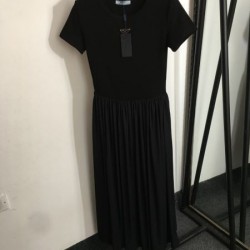 PRADA プラダ 2025SS 当たり前に取り入れる今夏新作 ワンピース