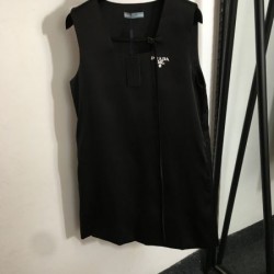 PRADA プラダ 2025SS 素材感を引き出せるアイテム ワンピース