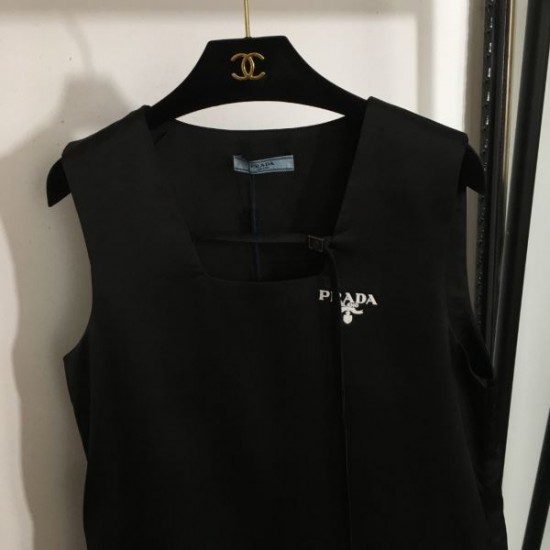 PRADA プラダ 2025SS 素材感を引き出せるアイテム ワンピース
