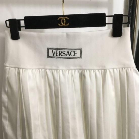 VERSACE ヴェルサーチェ 2025SS お気に入りのスタイル プリーツスカート