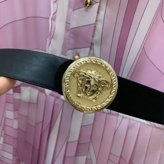 VERSACE ヴェルサーチェ 2025SS 大人っぽく見せてくれ ワンピース