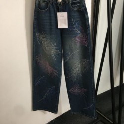 シャネル (CHANEL) 2025SS新作 ライトウォッシュ デニムジーンズ 夏らしい一枚