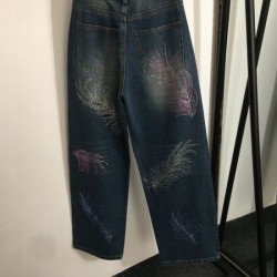 シャネル (CHANEL) 2025SS新作 ライトウォッシュ デニムジーンズ 夏らしい一枚
