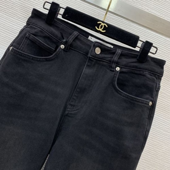 フェンディ (FENDI) 2025SS新作 FFロゴモチーフ [主要商品タイプ] 完売必至?夏活躍 ※[主要商品タイプ]を補ってください