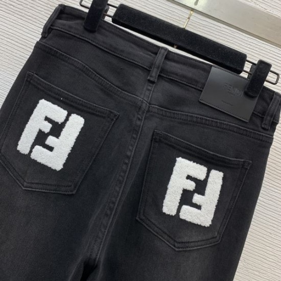 フェンディ (FENDI) 2025SS新作 FFロゴモチーフ [主要商品タイプ] 完売必至?夏活躍 ※[主要商品タイプ]を補ってください