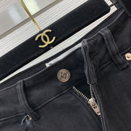 フェンディ (FENDI) 2025SS新作 FFロゴモチーフ [主要商品タイプ] 完売必至?夏活躍 ※[主要商品タイプ]を補ってください