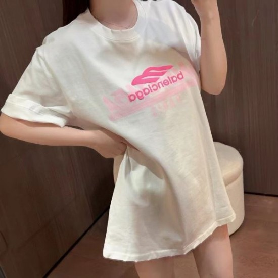 バレンシアガ (BALENCIAGA) 2025SS限定コレクション 半袖Tシャツ 話題のストリートスタイル