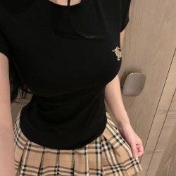 バーバリー (BURBERRY) 2025SS リラックスフィット ロゴ刺繍 半袖Tシャツ 上質コットン