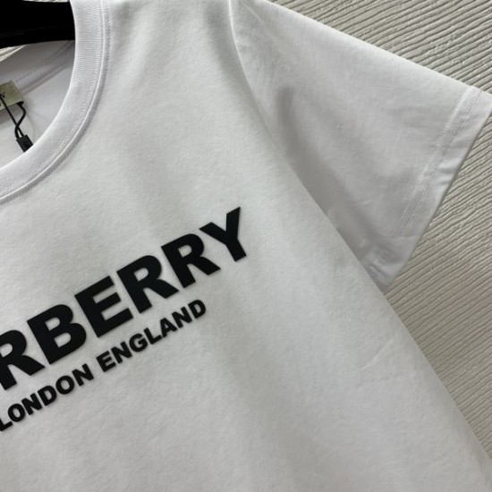 バーバリー (BURBERRY) 2025SS アイコニックストライプ 半袖Tシャツ 洗練カジュアル
