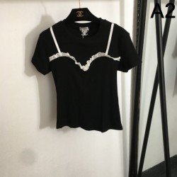 シャネル (CHANEL) 2025SS ロゴ刺繍 半袖Tシャツ 定番人気モデル