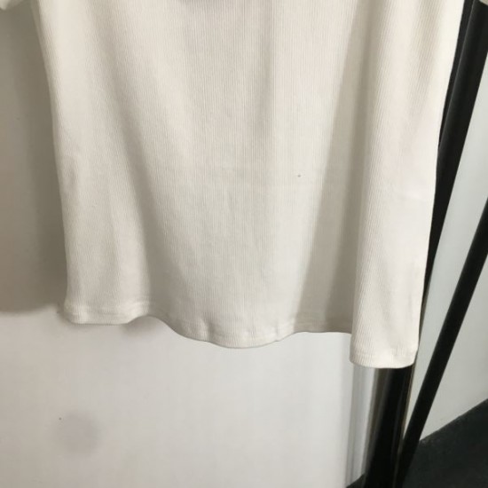 シャネル (CHANEL) 2025SS ロゴ刺繍 半袖Tシャツ 定番人気モデル