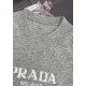 プラダ (PRADA) 2025SS新作 トライアングルロゴ 半袖トップス カジュアルコーデ
