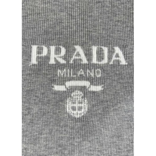 プラダ (PRADA) 2025SS新作 トライアングルロゴ 半袖トップス カジュアルコーデ