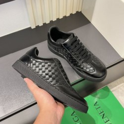 BOTTEGA VENETA ボッテガヴェネタ 2025SS 売切必至 メンズ用 カジュアルシューズ 