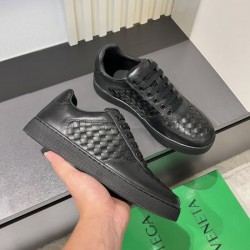 BOTTEGA VENETA ボッテガヴェネタ 2025SS 注文殺到 メンズ用 カジュアルシューズ 