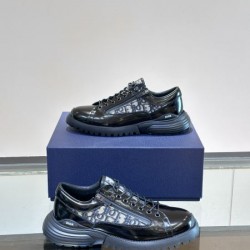 DIOR ディオール 2025SS 印象に残るデザイン メンズ用 カジュアルシューズ