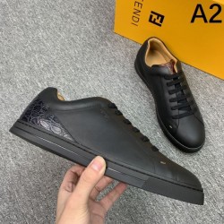 FENDI フェンデイ 2025SS 大切な方へのギフト メンズ用 カジュアルシューズ