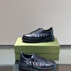 GUCCI グッチ 2025SS 流行の注目ブランド メンズ用 カジュアルシューズ