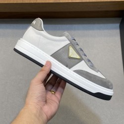 PRADA プラダ 2025SS やっぱり欲しい即発送 メンズ用 カジュアルシューズ