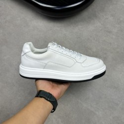 PRADA プラダ 2025SS 国内発セール完売間近 メンズ用 カジュアルシューズ