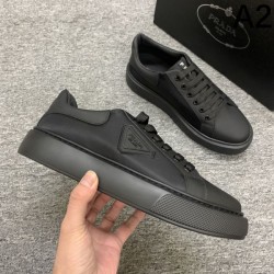 PRADA プラダ 2025SS 新作いきなり値下げ！ メンズ用 カジュアルシューズ