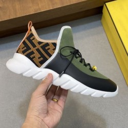 FENDI フェンデイ 2025SS 毎シーズン人気が高い メンズ用 スニーカー