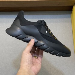 FENDI フェンデイ 2025SS 気になるアイテム人気 メンズ用 スニーカー