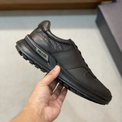 PRADA プラダ 2025SS 相性が良く断然オススメ メンズ用 スニーカー