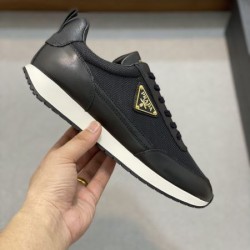 PRADA プラダ 2025SS 最旬トレンド間違いなし メンズ用 スニーカー