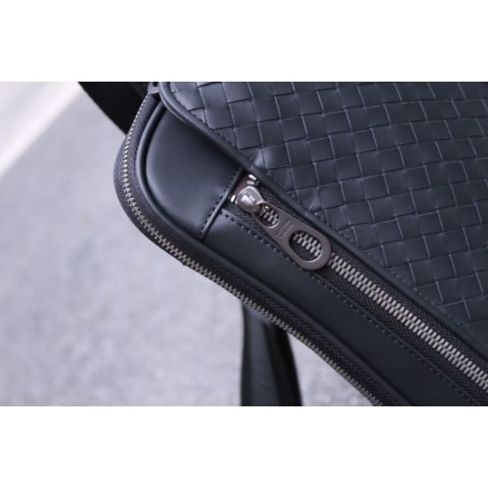 2025SS 新作チェストバッグ BOTTEGA VENETA ボッテガヴェネタ 格上げスタイル必須アイテム