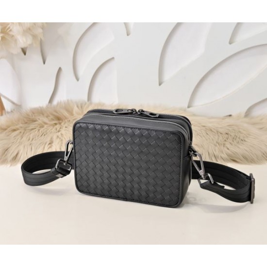 2025SS トレンドショルダーバッグ BOTTEGA VENETA ボッテガヴェネタ 今季注目デザイン