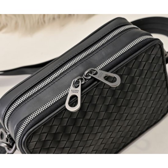 2025SS トレンドショルダーバッグ BOTTEGA VENETA ボッテガヴェネタ 今季注目デザイン