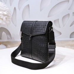 2025SS ショルダーバッグ BOTTEGA VENETA ボッテガヴェネタ プレゼントに選ばれる定番