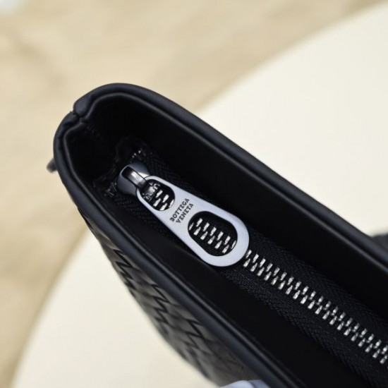 2025SS 日本未入荷ショルダーバッグ BOTTEGA VENETA ボッテガヴェネタ 限定レアモデル