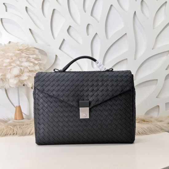 2025SS 新作ブリーフケース BOTTEGA VENETA ボッテガヴェネタ 先行発売の注目モデル