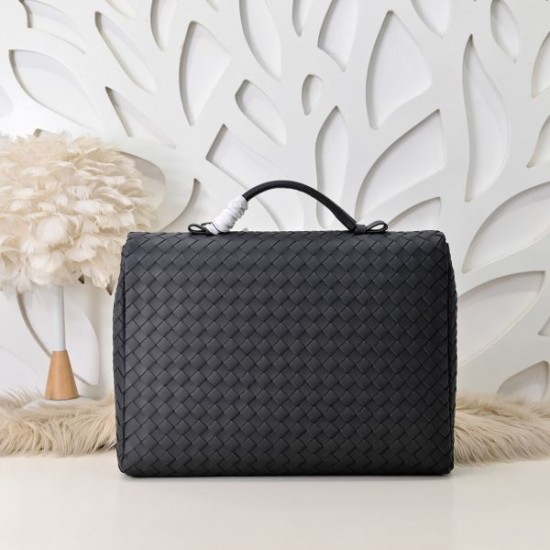 2025SS 新作ブリーフケース BOTTEGA VENETA ボッテガヴェネタ 先行発売の注目モデル