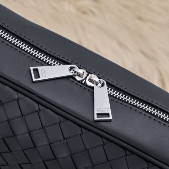 2025SS 海外限定ブリーフケース BOTTEGA VENETA ボッテガヴェネタ 入手困難の希少モデル