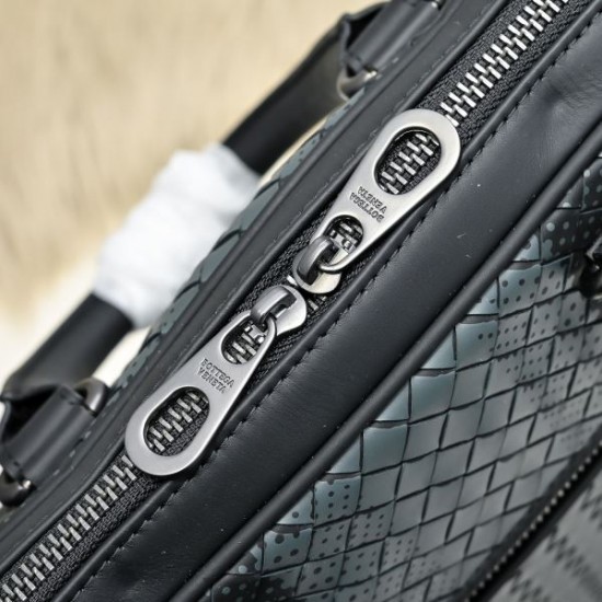 2025SS トレンド最前線ブリーフケース BOTTEGA VENETA ボッテガヴェネタ ビジネスで差をつける