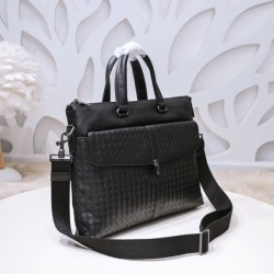 2025SS 最新ブリーフケース BOTTEGA VENETA ボッテガヴェネタ 今年はこれで決まり